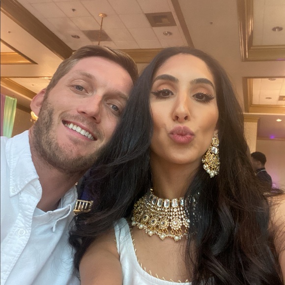 Indian lehenga and Jewelry - Picture 2 of 4